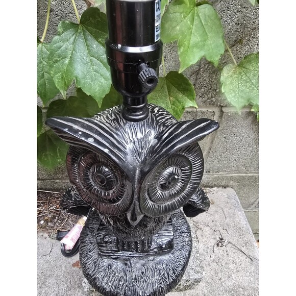 Black Owl Resin Table Lamp 14" Tall 7.5" Diameter Base - Picture 5 of 6
